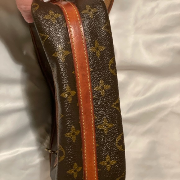 Authentic vintage Louis Vuitton Monogram Bag - Picture 4 of 15